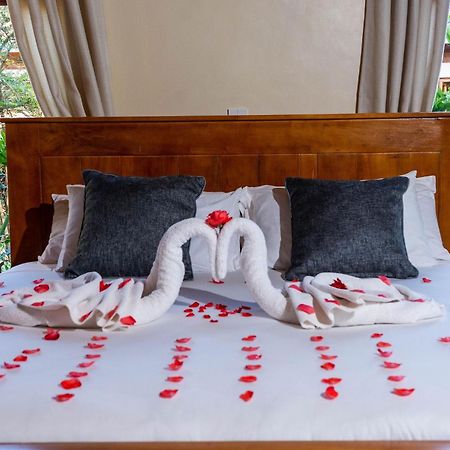 קראטו Ngorongoro Marera Mountain View Lodge מראה חיצוני תמונה