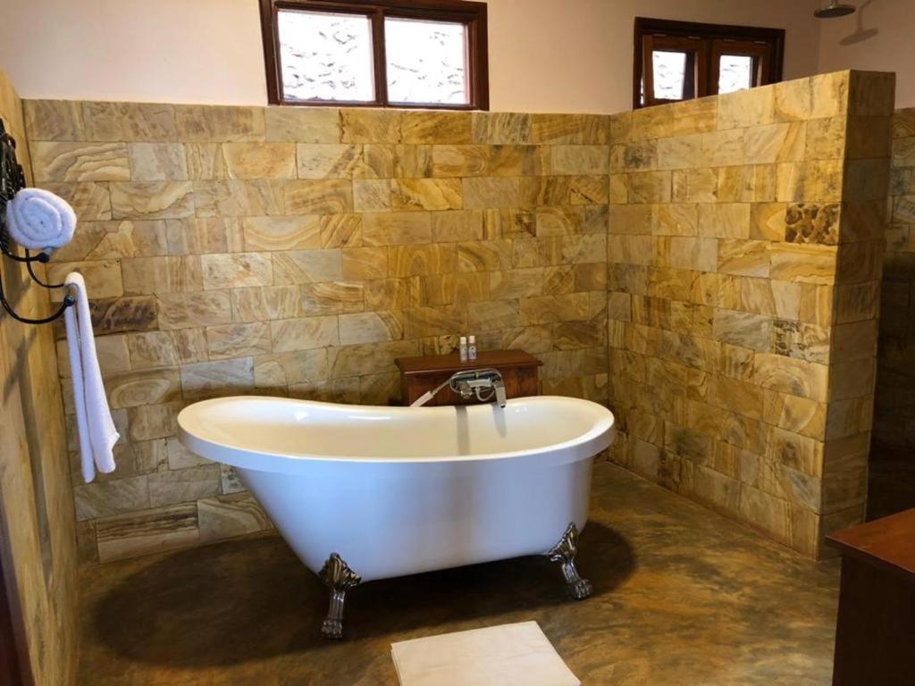 קראטו Ngorongoro Marera Mountain View Lodge מראה חיצוני תמונה