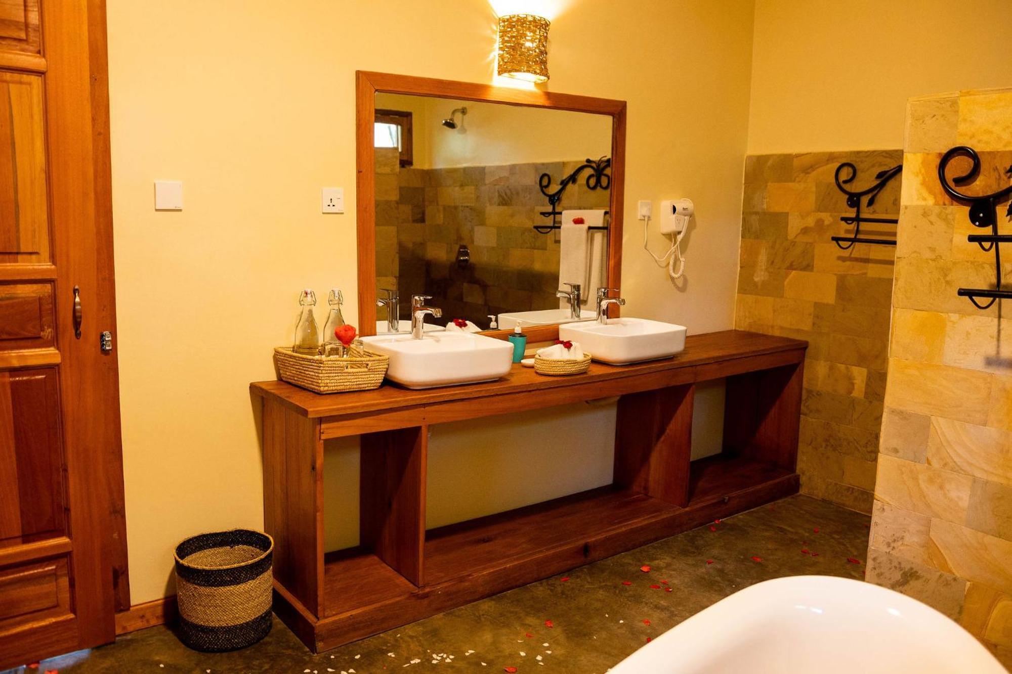 קראטו Ngorongoro Marera Mountain View Lodge מראה חיצוני תמונה